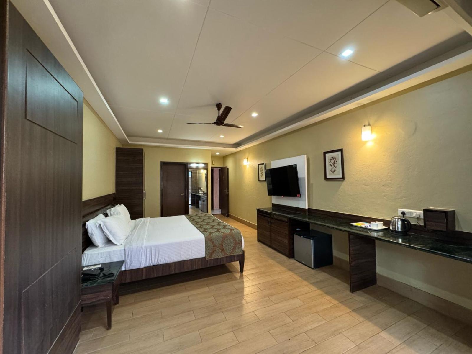 Upper Deck Resort - Stay And Relax At The Highest Peak Lonavala Exterior photo